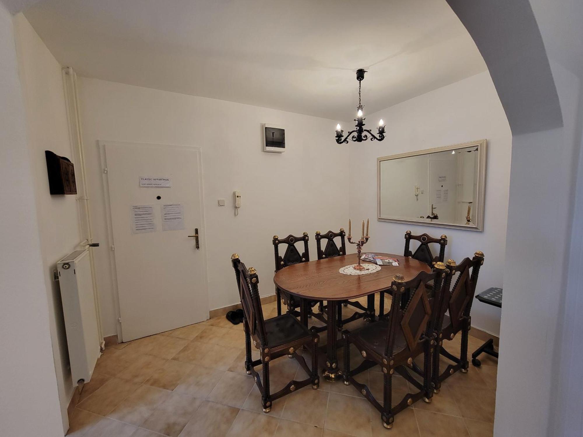 Belvarosi Classic Apartman 85 Square Meters Szombathely Exterior foto