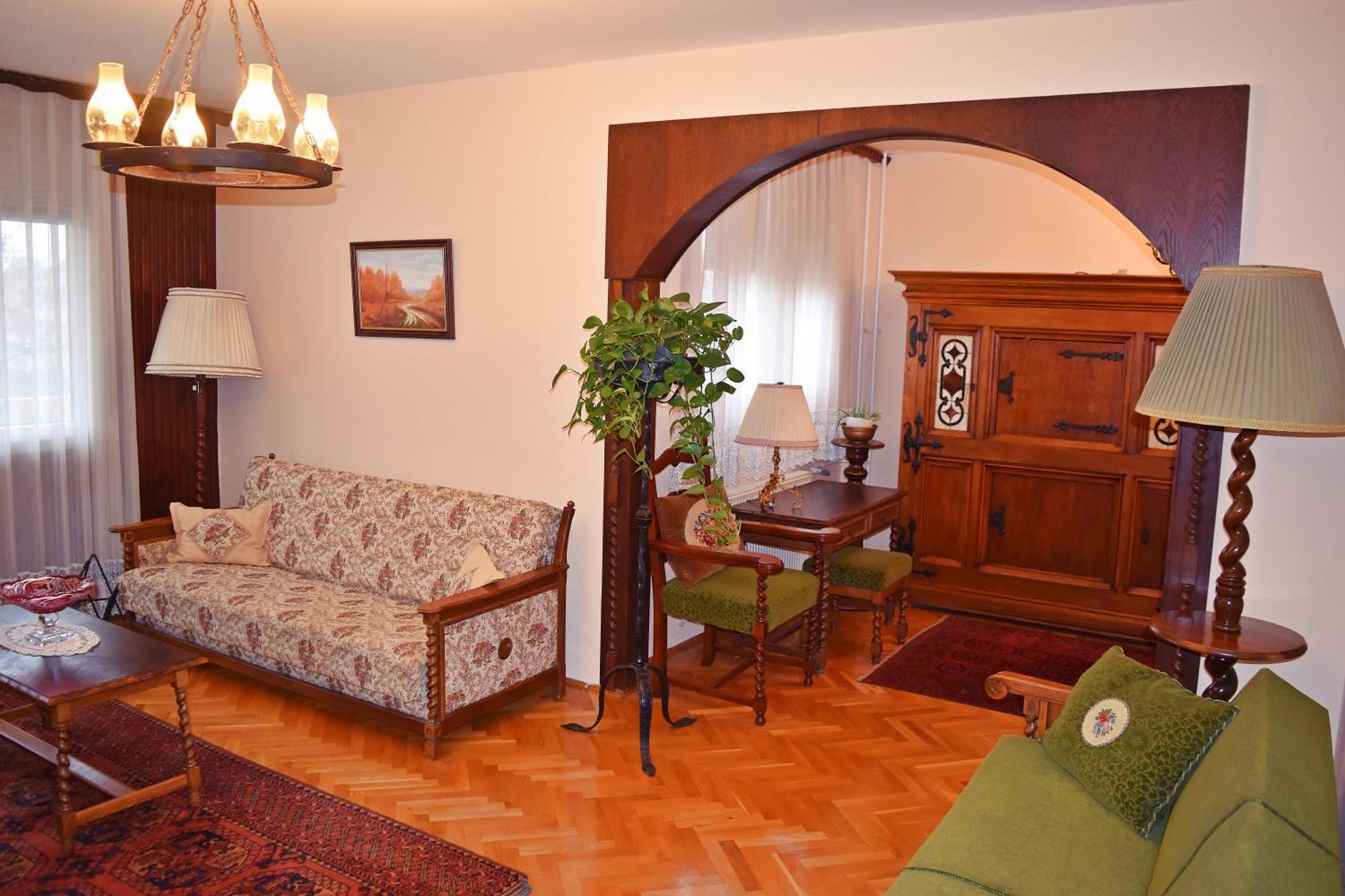Belvarosi Classic Apartman 85 Square Meters Szombathely Exterior foto