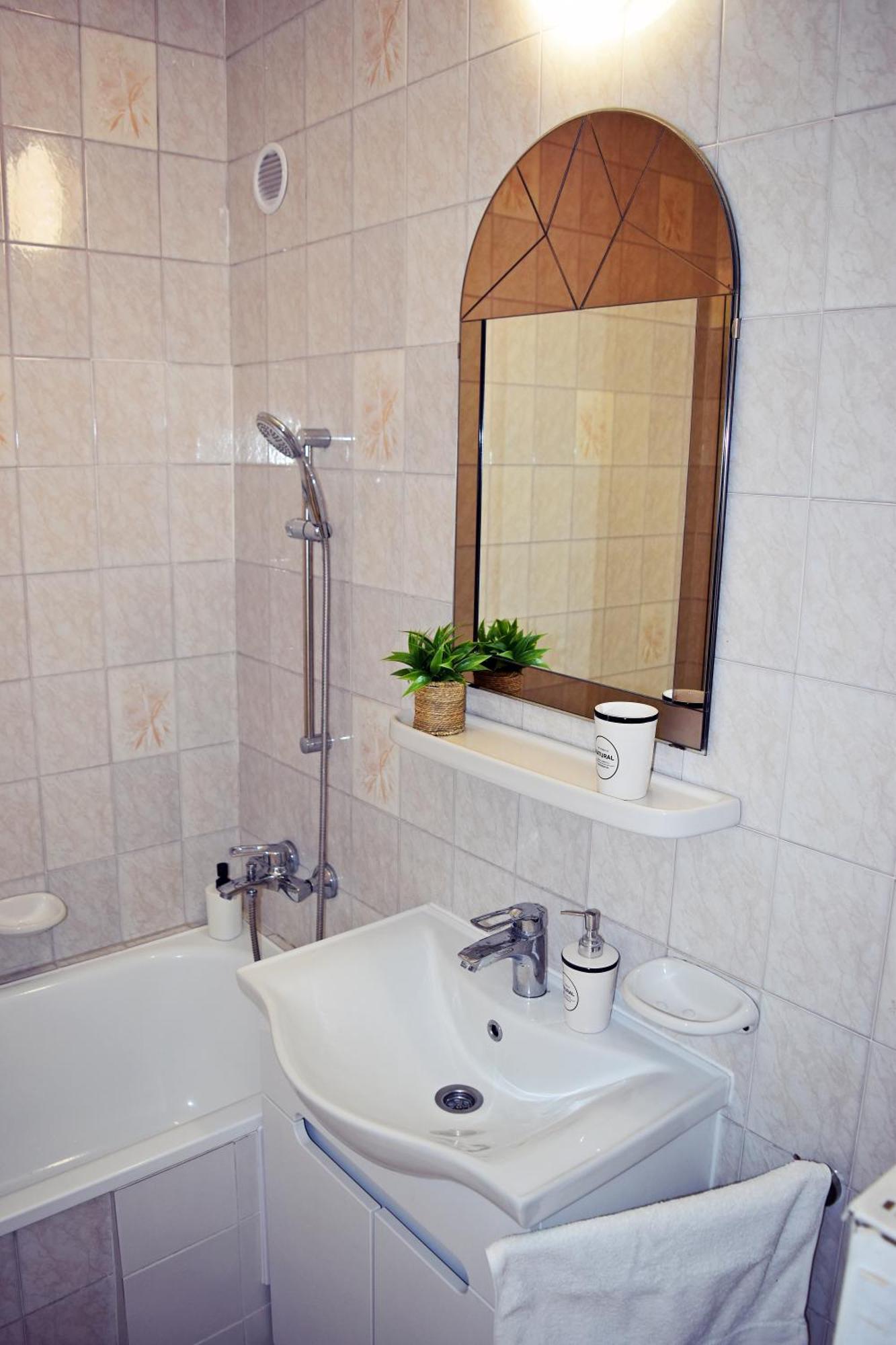 Belvarosi Classic Apartman 85 Square Meters Szombathely Exterior foto